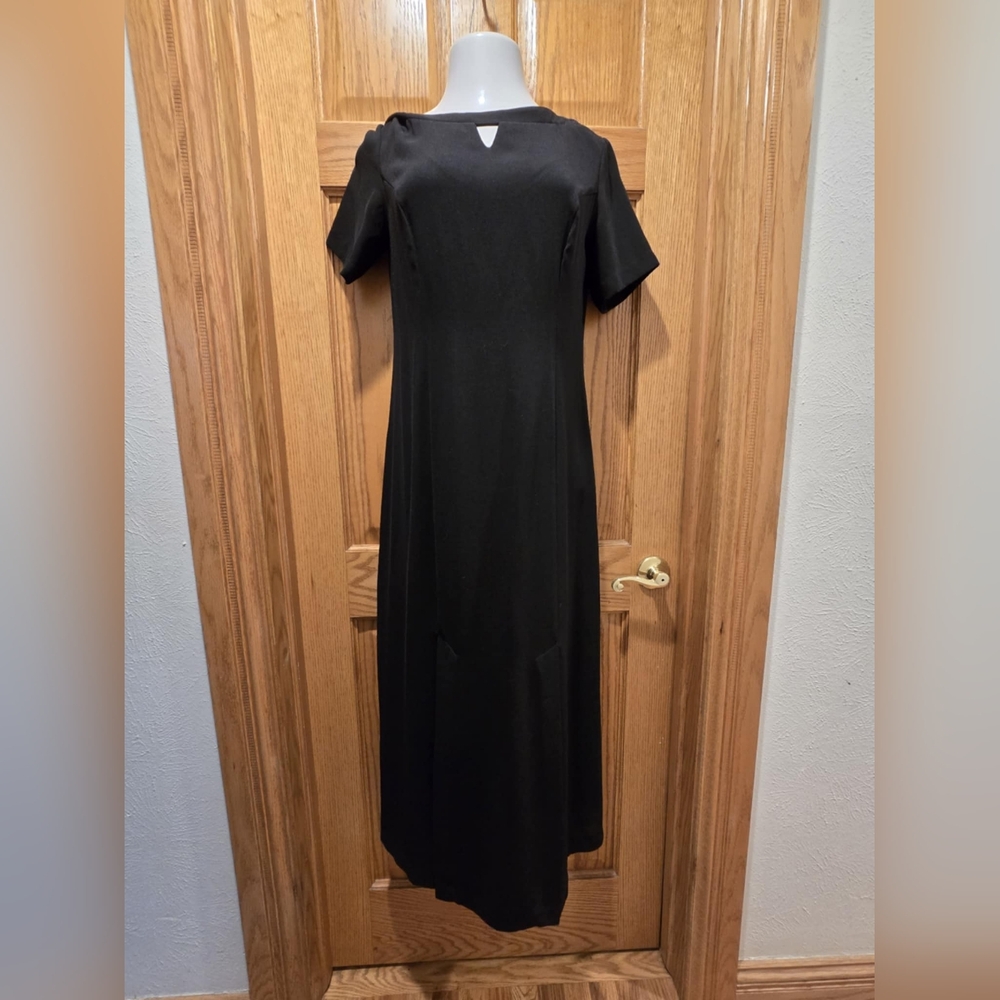 Black Ruffled V-Neck Sheath Maxi Dress